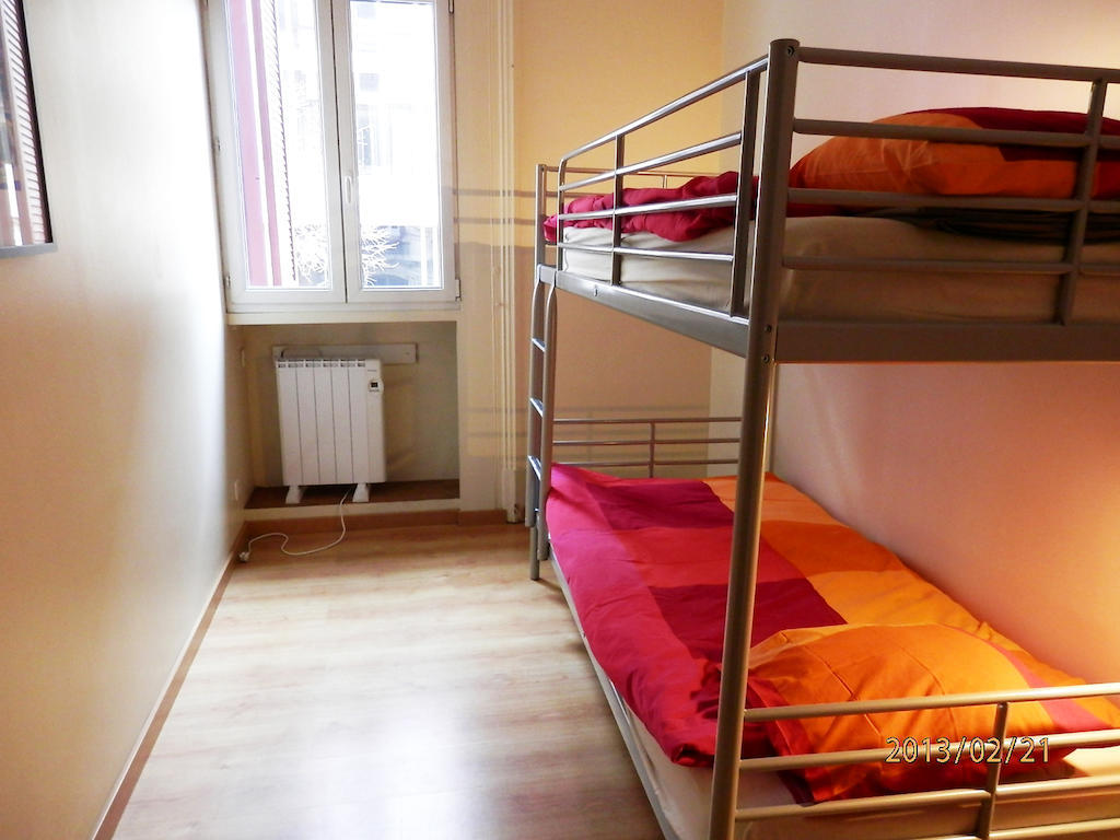 Barcelona Central Garden Hostal Room photo