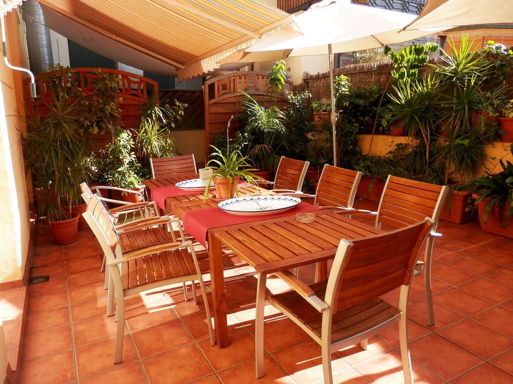 Barcelona Central Garden Hostal Exterior photo
